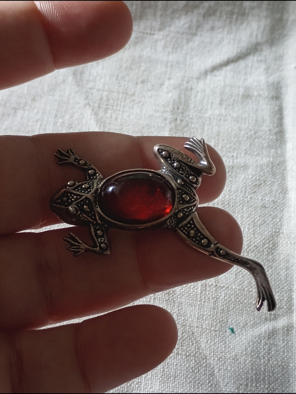 Sterliing Silver Frog 925 Brooch with Red Cabochon Accent